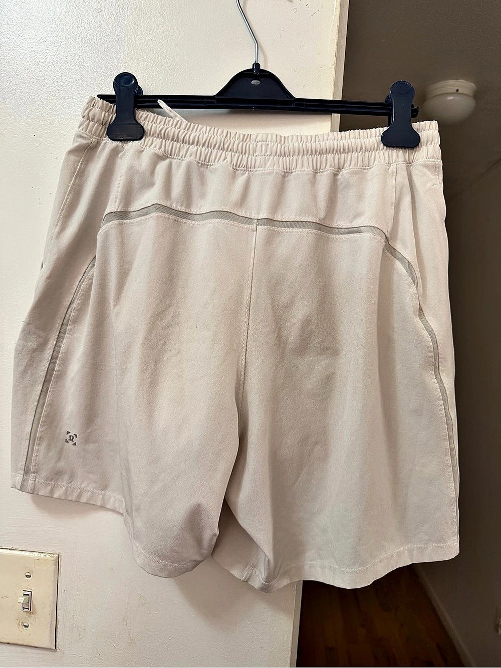 Lululemon Pace Breaker Shorts Athletic Shorts in Cream Size Large